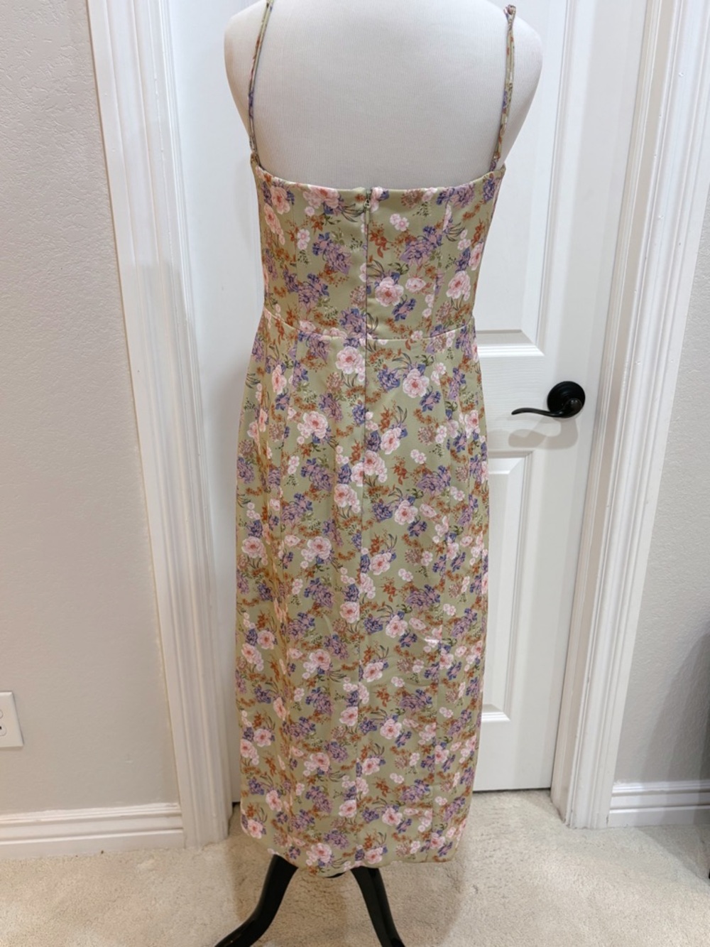 NWOT House of CB Corset Crepe Midi Sundress Peony Print Plus Cup Medium - Picture 13 of 16